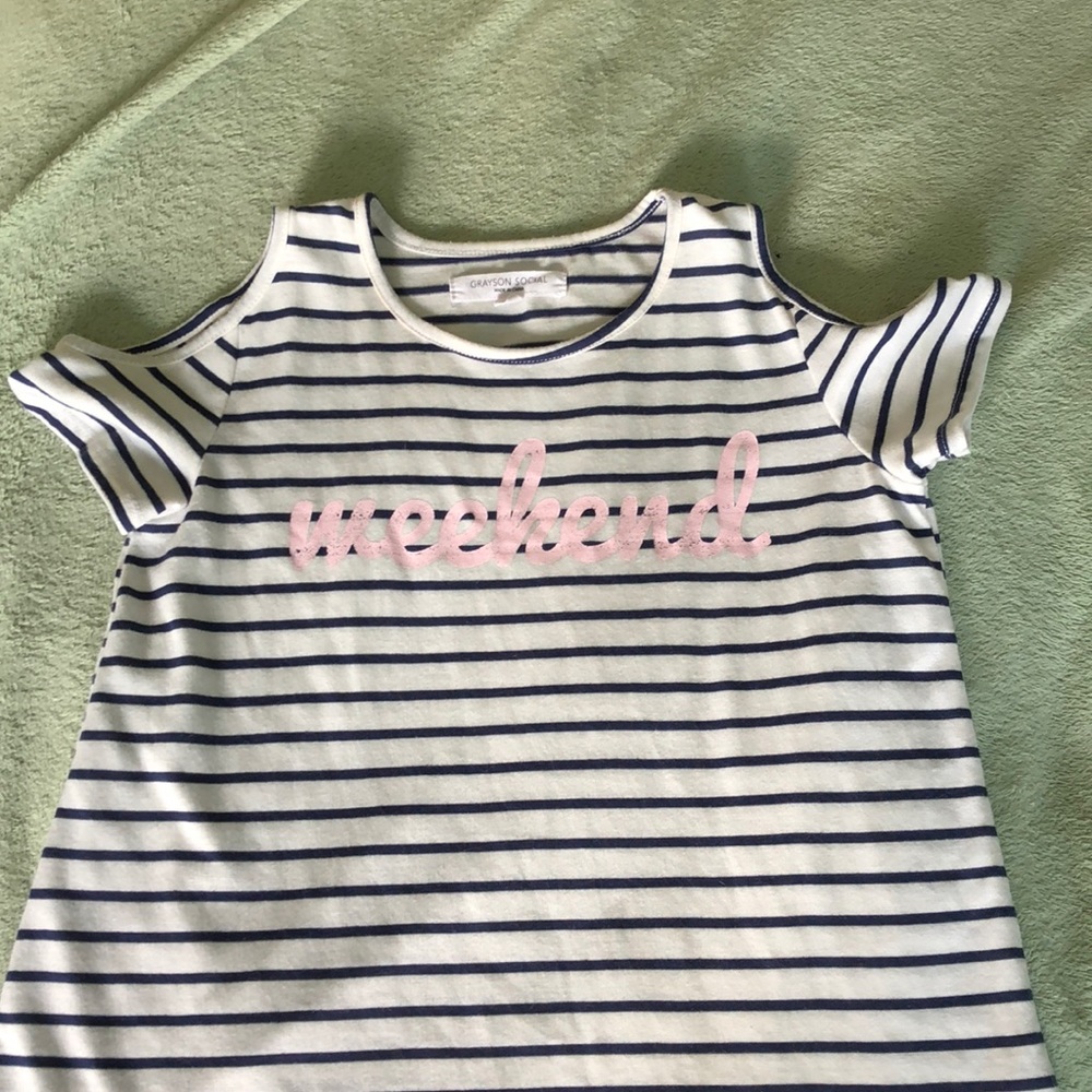 Off the shoulder short sleeve shirt